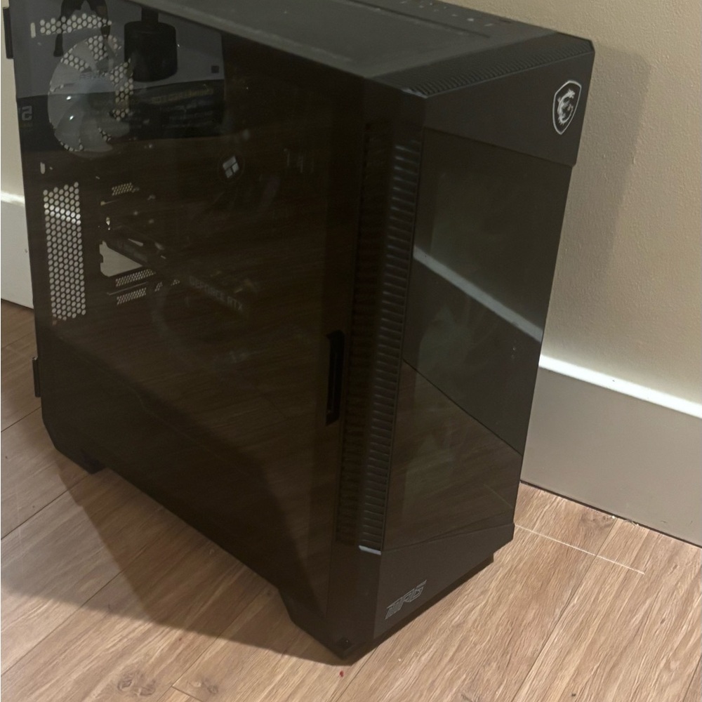 pc for sell it has a rtx3060 with 16gb of ddr4 ram
1tb of storage